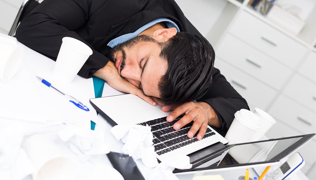 代休と振替休日・有給の違いとは？運用ルールや賃金の計算方法を解説